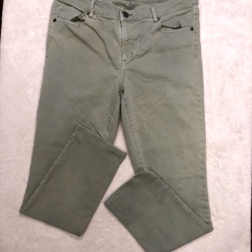 Loft Moss Green Skinny Crop Jeans Woman’s Sz 28
